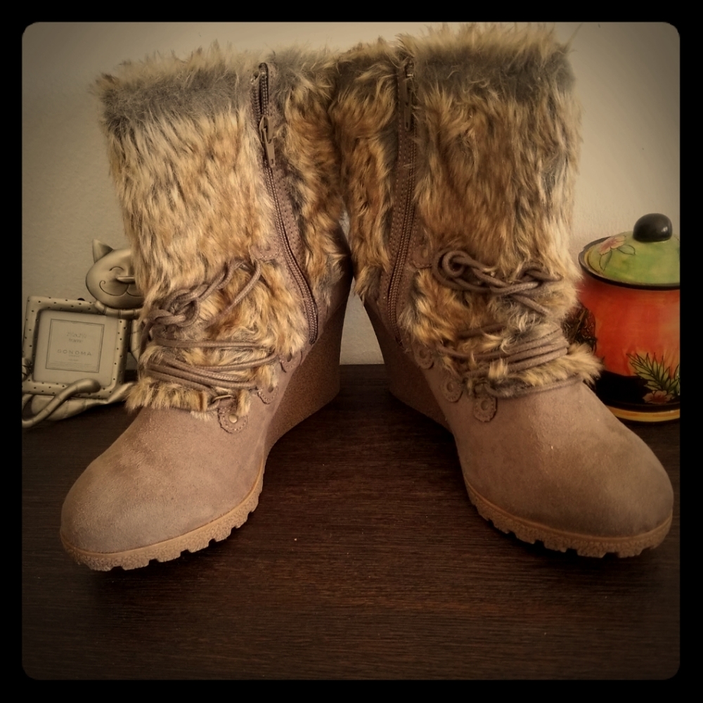 SOLD 🚫 Brand New W/O Tags Taupe Wedge Boots
